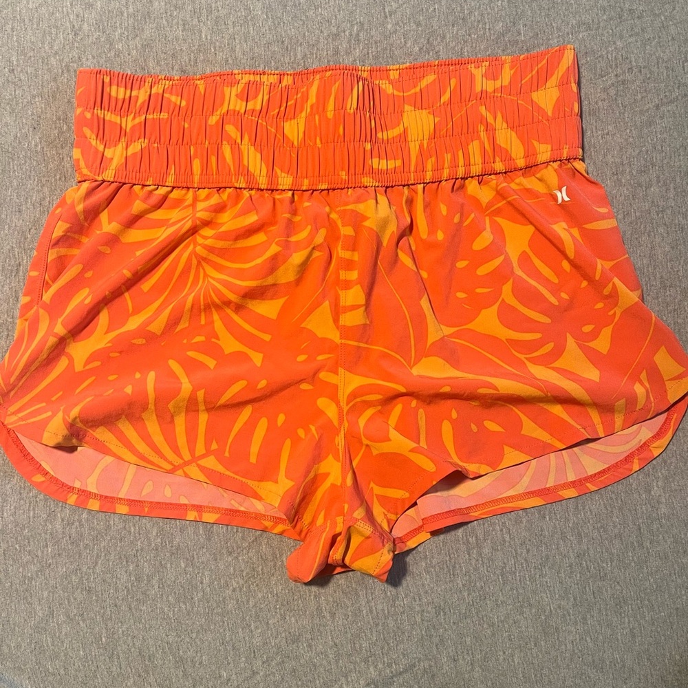 Hurley Carissa Moore Beach Break 2.5” high waist short.